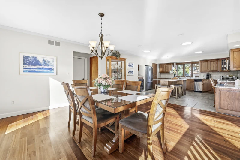 Dining area opening to the kitchen